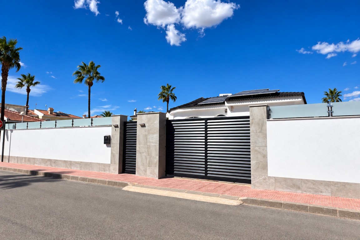 For sale - 3 Bedroom 2 Bathroom Villa in Ciudad Quesada - , Ciudad Quesada, Alicante, Spain - Alicante