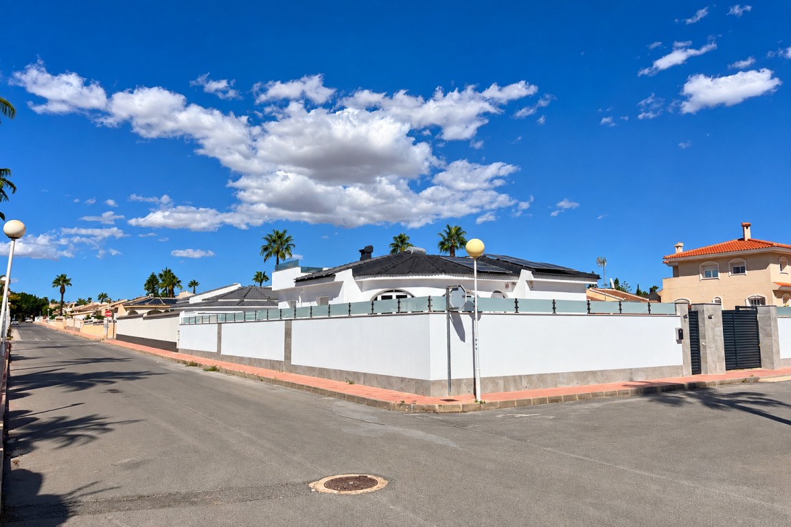 For sale - 3 Bedroom 2 Bathroom Villa in Ciudad Quesada - , Ciudad Quesada, Alicante, Spain - Alicante