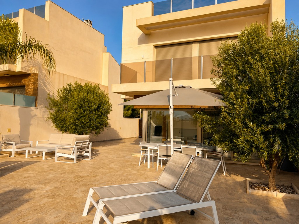 For sale - 3 Bedroom 3 Bathroom Villa in San Miguel de Salinas - , San Miguel de Salinas, Alicante, Spain - Alicante