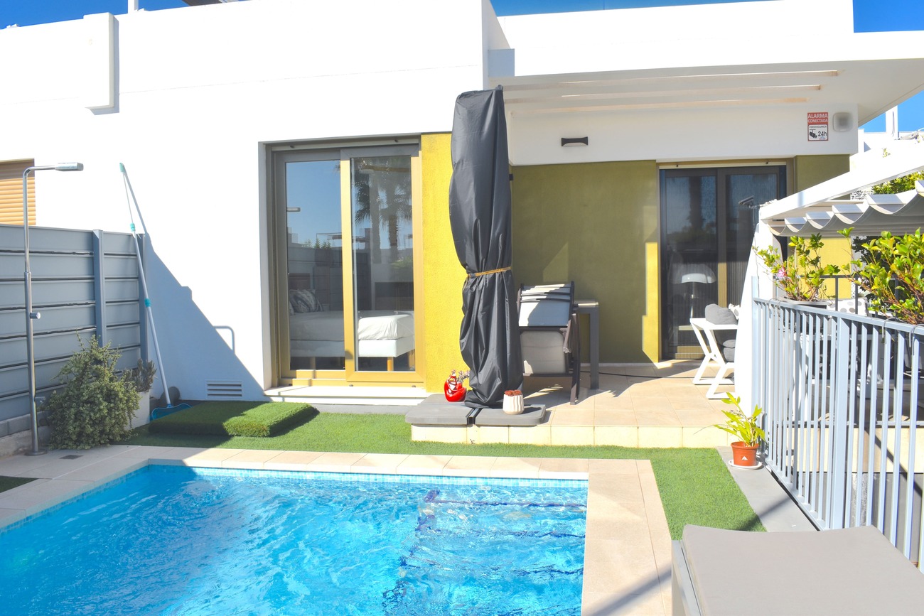 For sale - 3 Bedroom 2 Bathroom Villa in Vistabella Golf Entre Naranjos - Inland  - Alicante