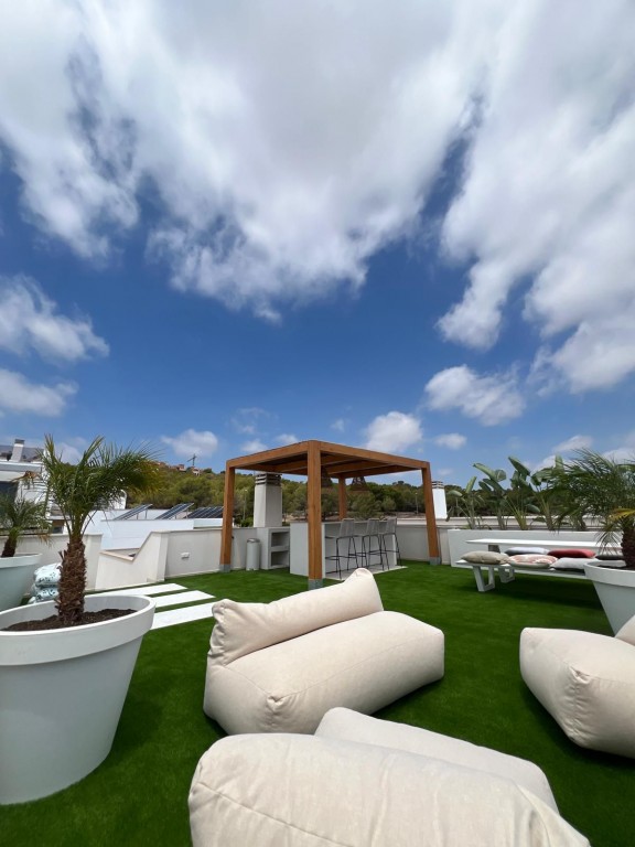 For sale - 4 Bedroom 3 Bathroom Villa in San Miguel de Salinas - , San Miguel de Salinas, Alicante, Spain - Alicante
