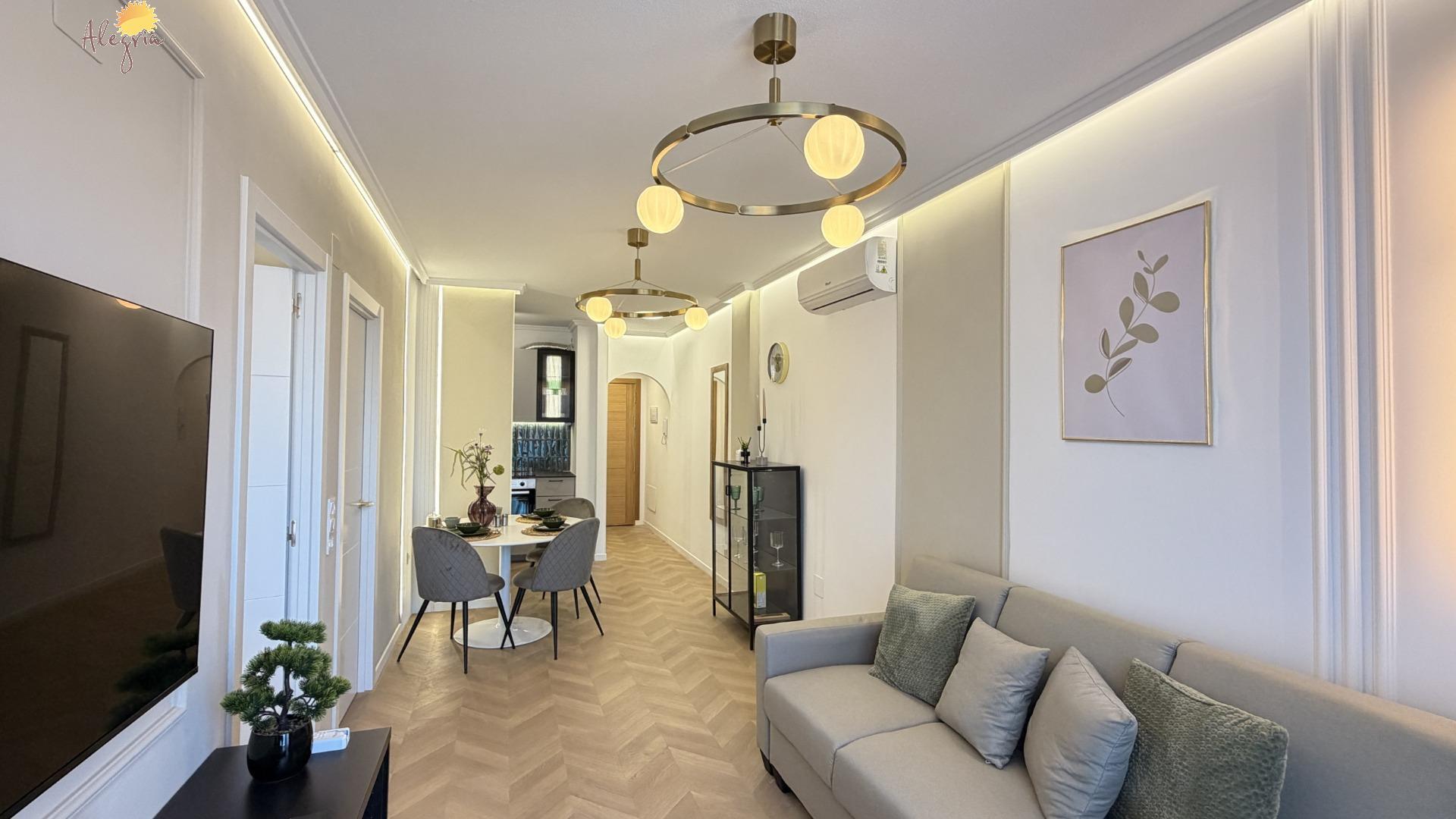 For sale - 2 Bedroom 1 Bathroom Apartment in Torrevieja - Estacion De Autobuses  - Alicante