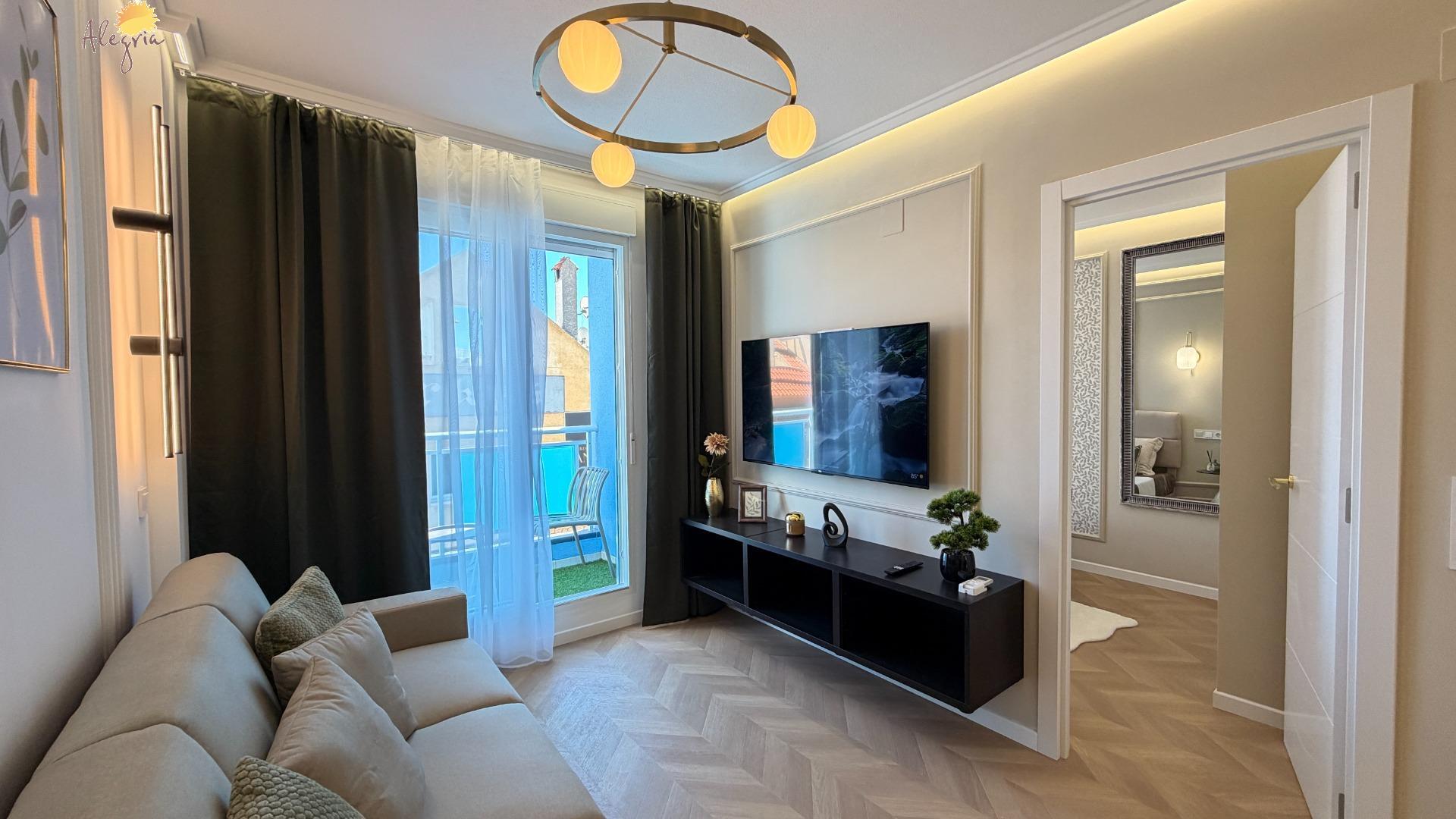 For sale - 2 Bedroom 1 Bathroom Apartment in Torrevieja - Estacion De Autobuses  - Alicante