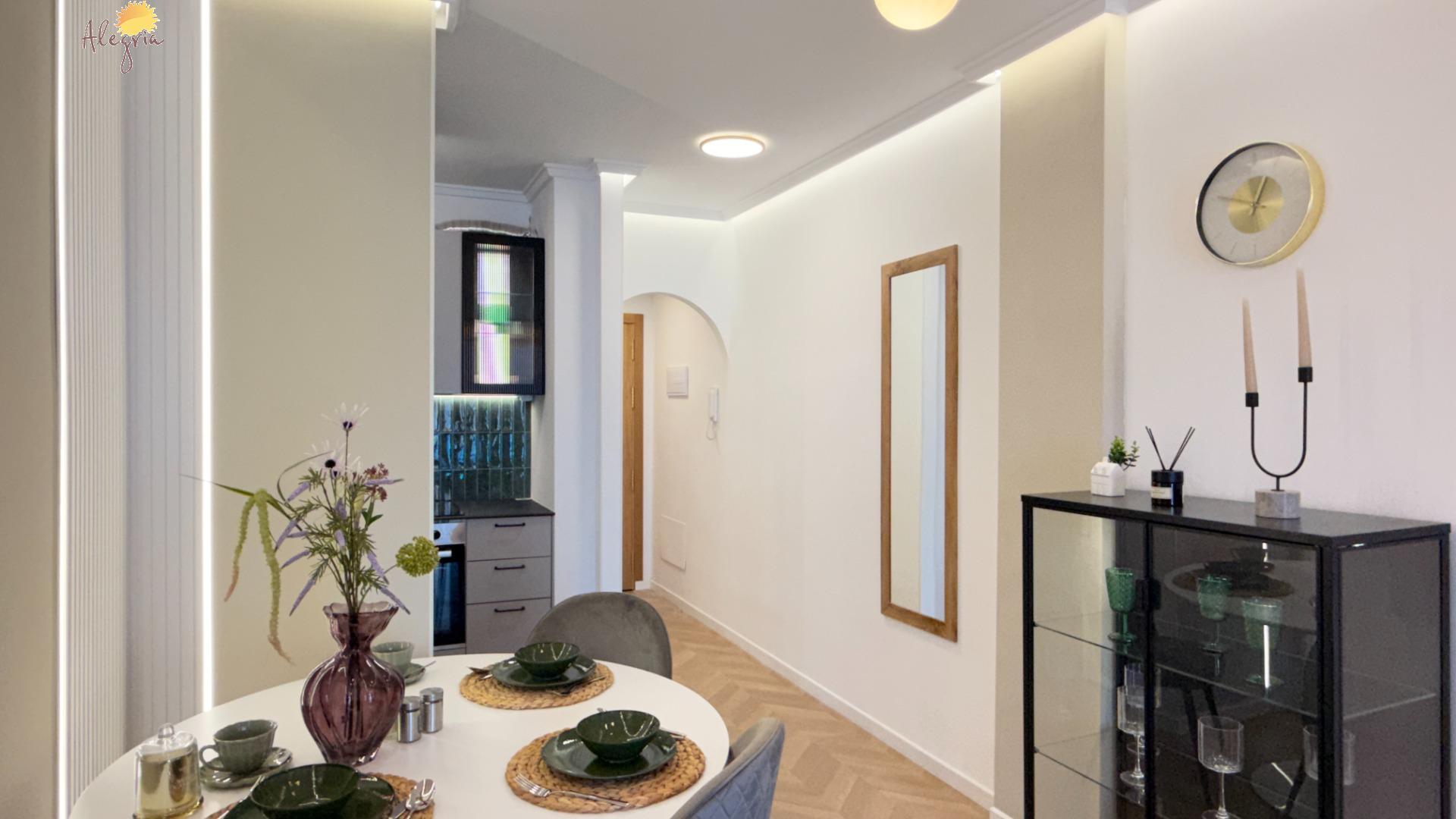 For sale - 2 Bedroom 1 Bathroom Apartment in Torrevieja - Estacion De Autobuses  - Alicante