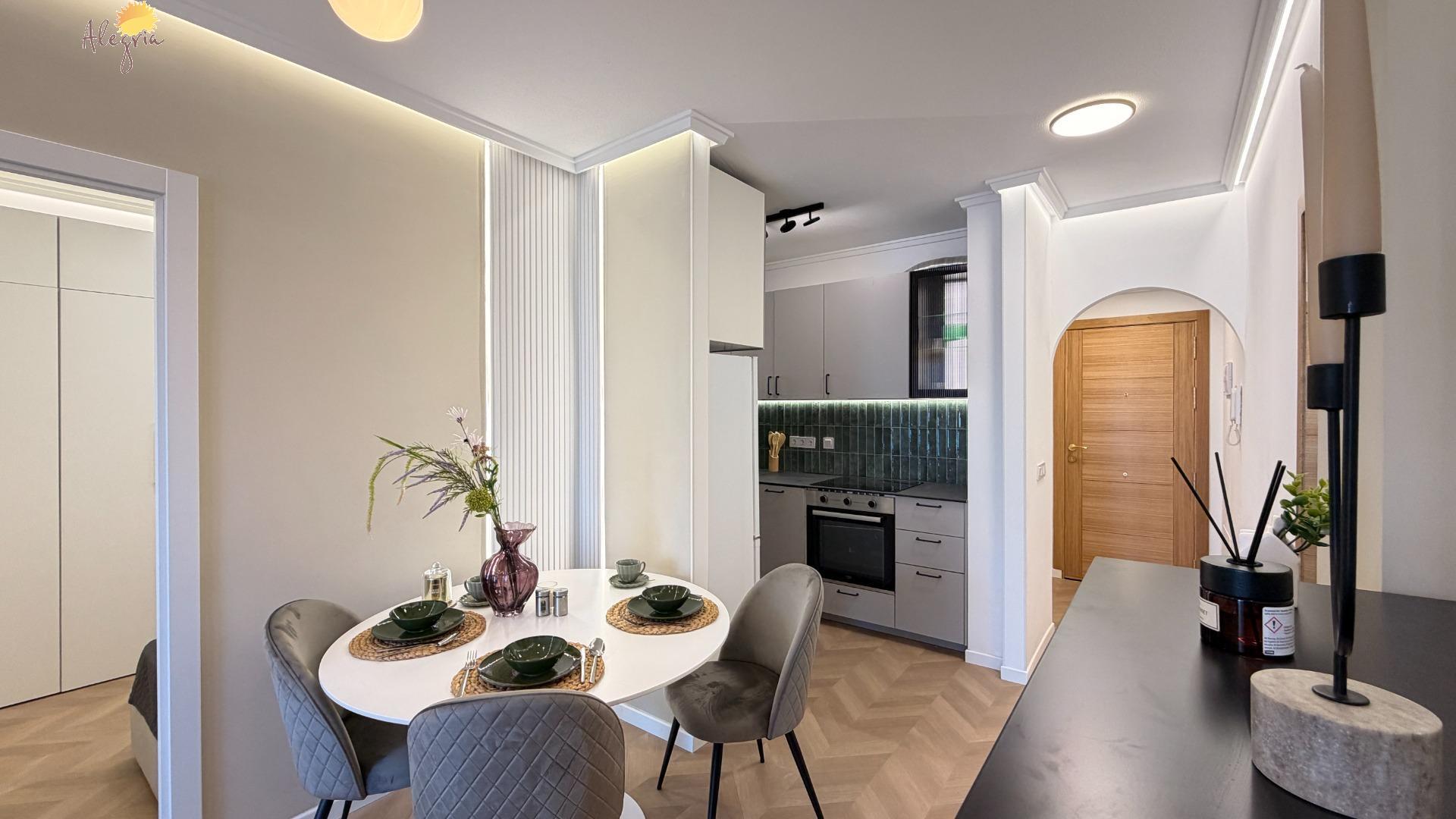 For sale - 2 Bedroom 1 Bathroom Apartment in Torrevieja - Estacion De Autobuses  - Alicante
