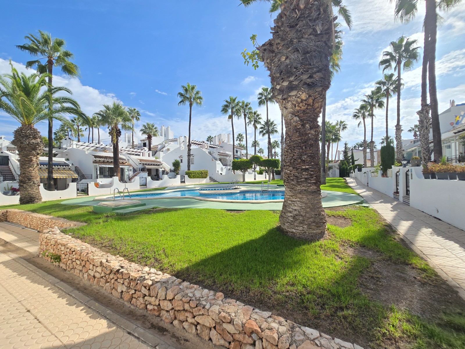 For sale - 2 Bedroom 1 Bathroom Town House in Villamartin - Costa Blanca  - Alicante