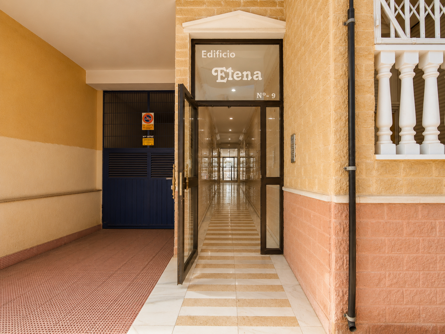 For sale - 2 Bedroom 1 Bathroom Apartment in Torrevieja - Costa Blanca  - Alicante