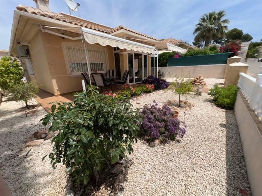 For sale - 2 Bedroom 2 Bathroom Detached Villa in Villamartin - , Villamartin, Alicante, Spain - Alicante