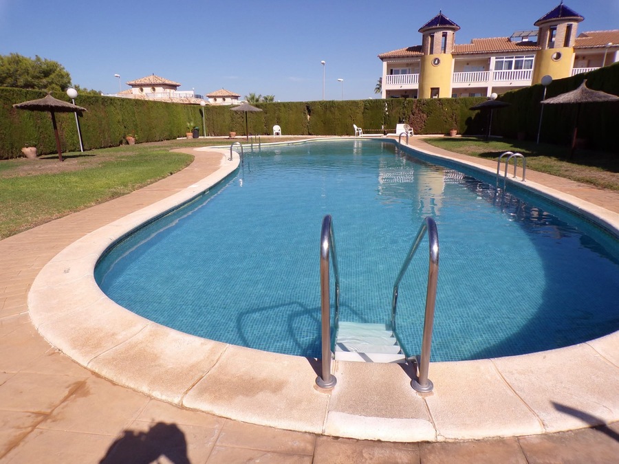 For sale - 2 Bedroom 2 Bathroom Detached Villa in Villamartin - , Villamartin, Alicante, Spain - Alicante