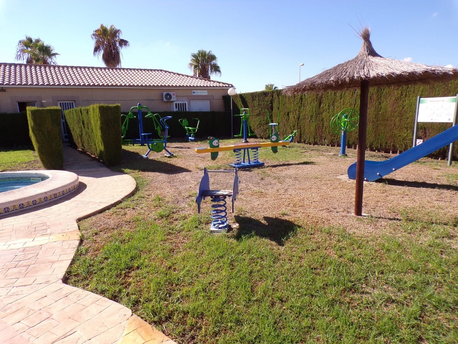 For sale - 2 Bedroom 2 Bathroom Detached Villa in Villamartin - , Villamartin, Alicante, Spain - Alicante