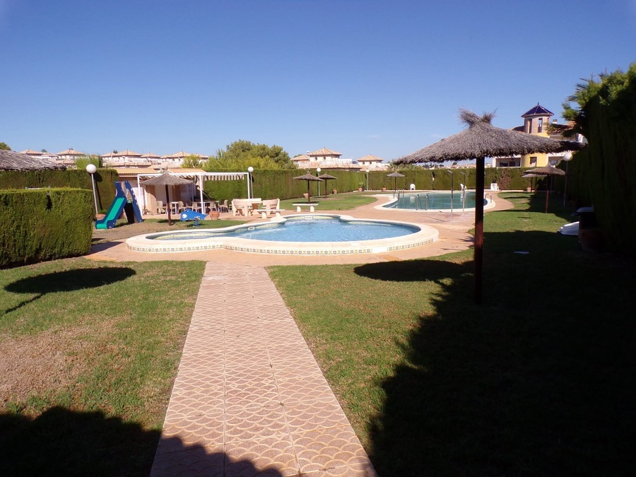 For sale - 2 Bedroom 2 Bathroom Detached Villa in Villamartin - , Villamartin, Alicante, Spain - Alicante