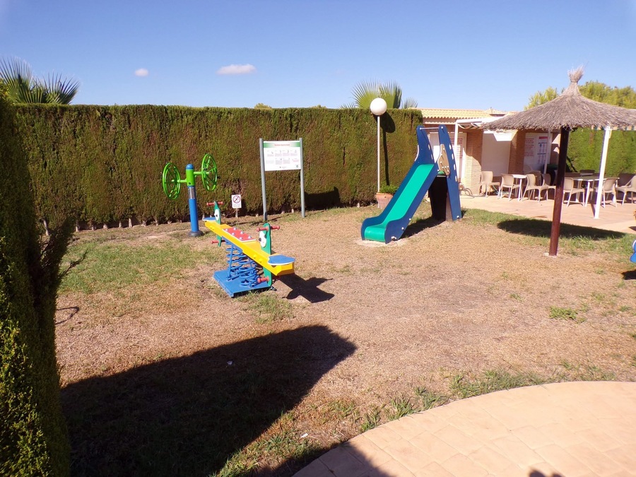 For sale - 2 Bedroom 2 Bathroom Detached Villa in Villamartin - , Villamartin, Alicante, Spain - Alicante