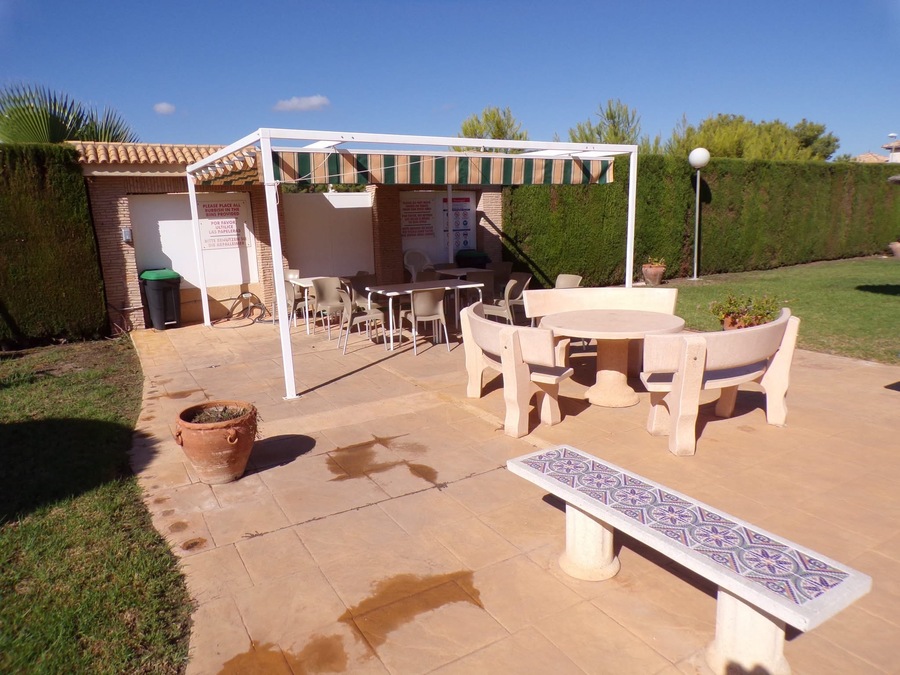 For sale - 2 Bedroom 2 Bathroom Detached Villa in Villamartin - , Villamartin, Alicante, Spain - Alicante
