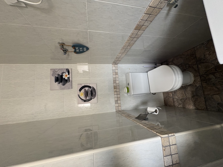 For sale - 2 Bedroom 1 Bathroom House in Villamartin - , Villamartin, Alicante, Spain - Alicante