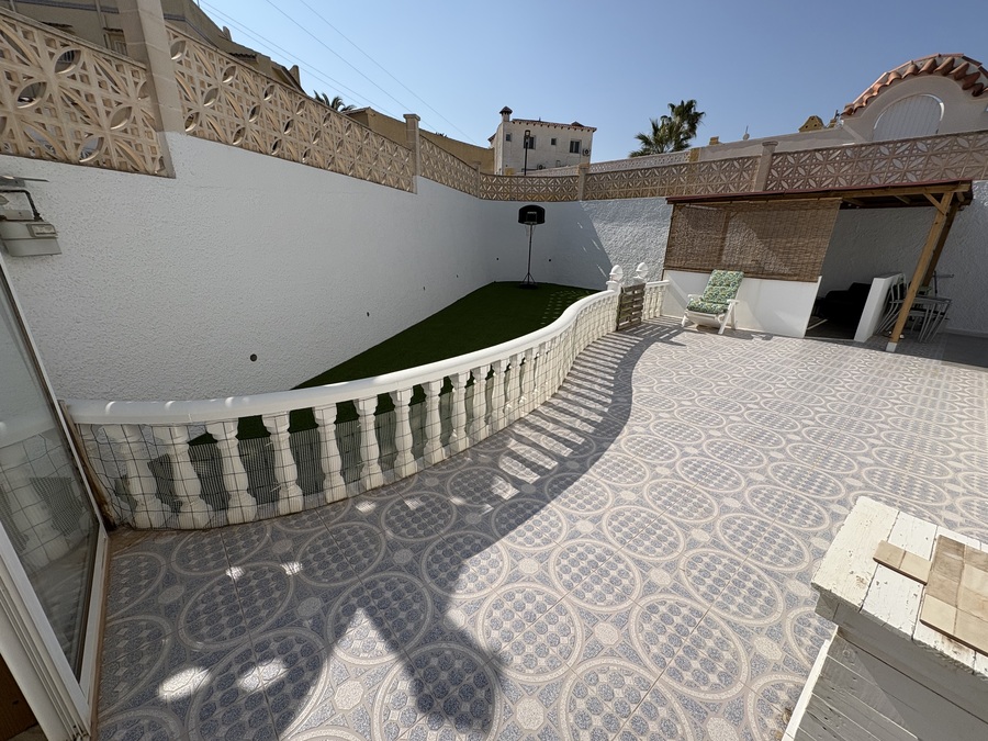 For sale - 2 Bedroom 1 Bathroom House in Villamartin - , Villamartin, Alicante, Spain - Alicante