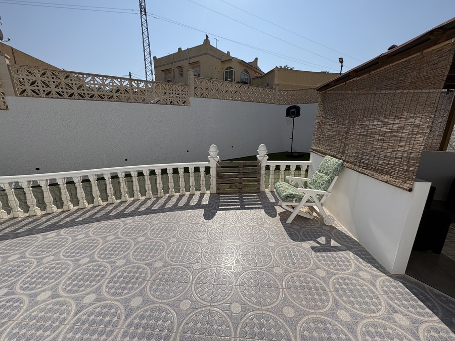 For sale - 2 Bedroom 1 Bathroom House in Villamartin - , Villamartin, Alicante, Spain - Alicante