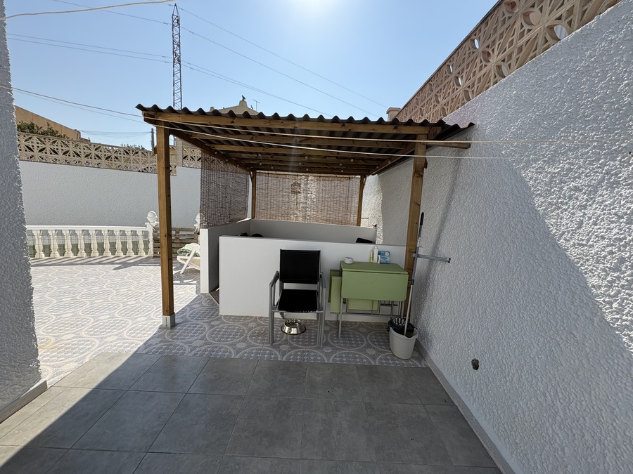 For sale - 2 Bedroom 1 Bathroom House in Villamartin - , Villamartin, Alicante, Spain - Alicante