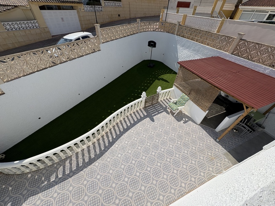 For sale - 2 Bedroom 1 Bathroom House in Villamartin - , Villamartin, Alicante, Spain - Alicante