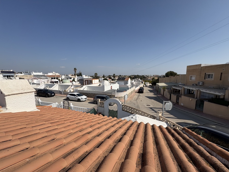 For sale - 2 Bedroom 1 Bathroom House in Villamartin - , Villamartin, Alicante, Spain - Alicante