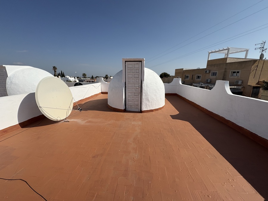 For sale - 2 Bedroom 1 Bathroom House in Villamartin - , Villamartin, Alicante, Spain - Alicante