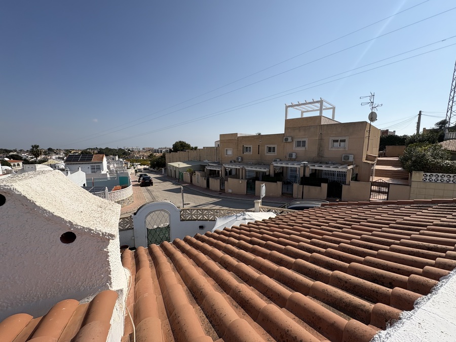 For sale - 2 Bedroom 1 Bathroom House in Villamartin - , Villamartin, Alicante, Spain - Alicante