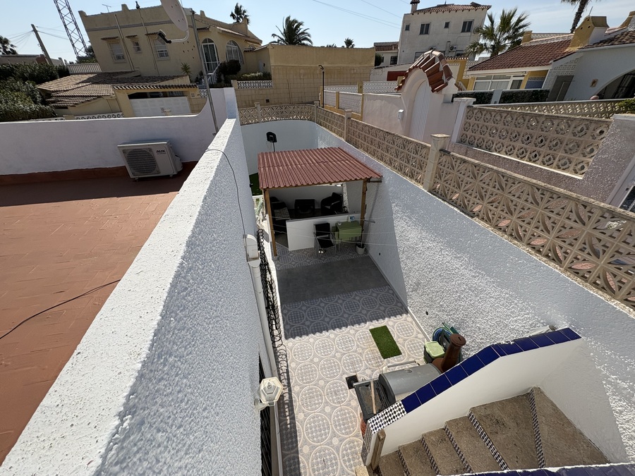 For sale - 2 Bedroom 1 Bathroom House in Villamartin - , Villamartin, Alicante, Spain - Alicante