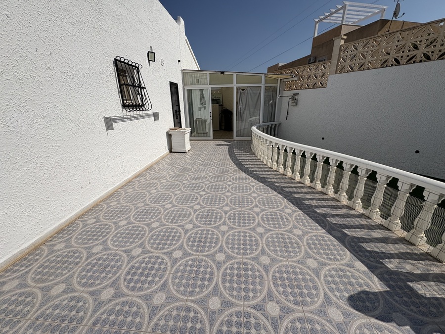 For sale - 2 Bedroom 1 Bathroom House in Villamartin - , Villamartin, Alicante, Spain - Alicante