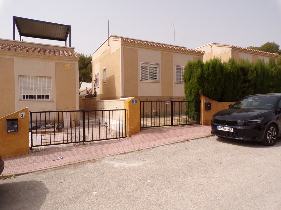 For sale - 2 Bedroom 1 Bathroom Detached Villa in Campoamor - , Campoamor, Alicante, Spain - Alicante