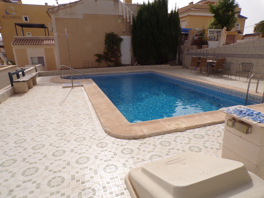 For sale - 2 Bedroom 1 Bathroom Detached Villa in Campoamor - , Campoamor, Alicante, Spain - Alicante