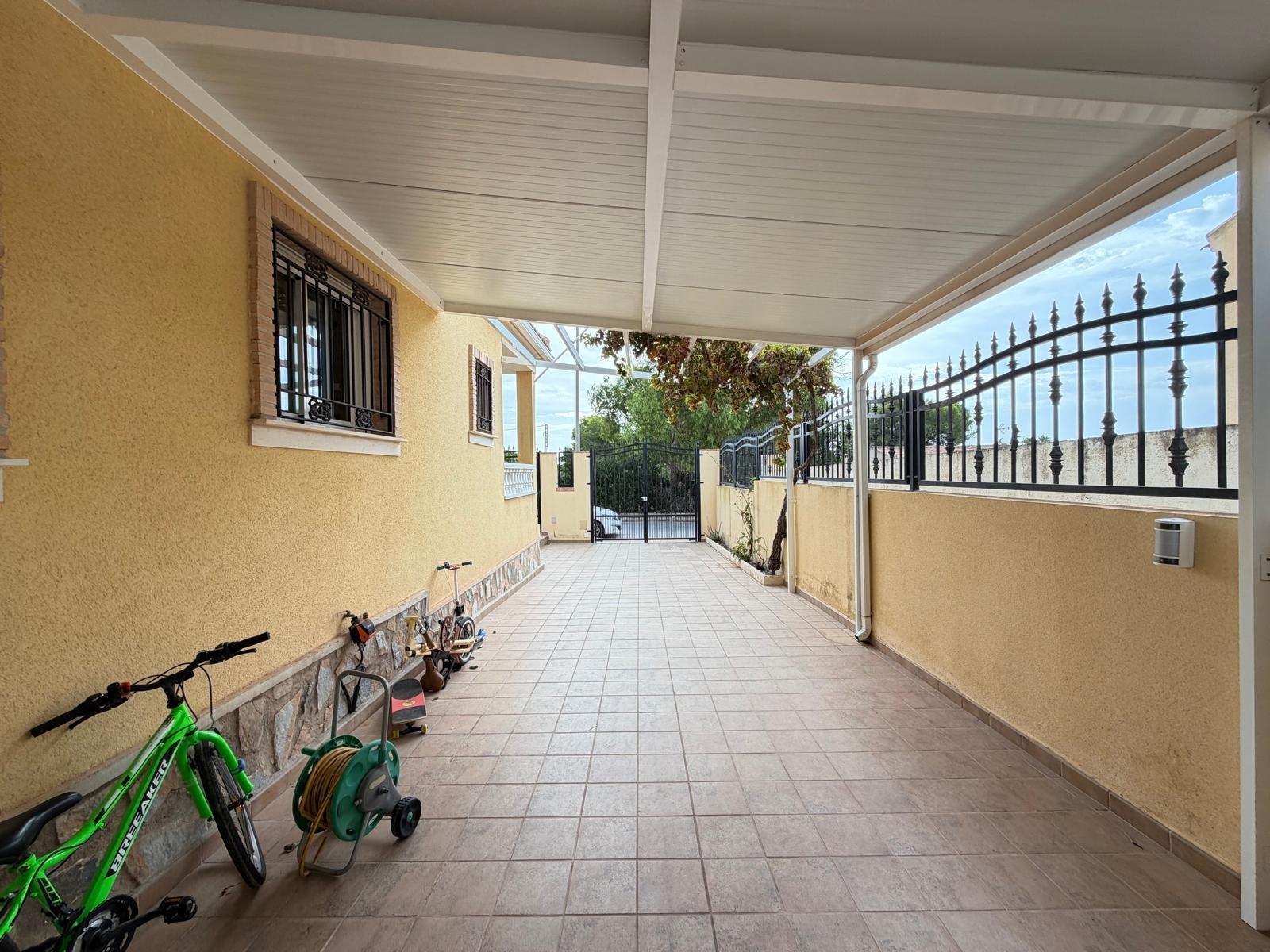 For sale - 4 Bedroom 2 Bathroom Villa in Orihuela Costa - Lomas De Don Juan  - Alicante