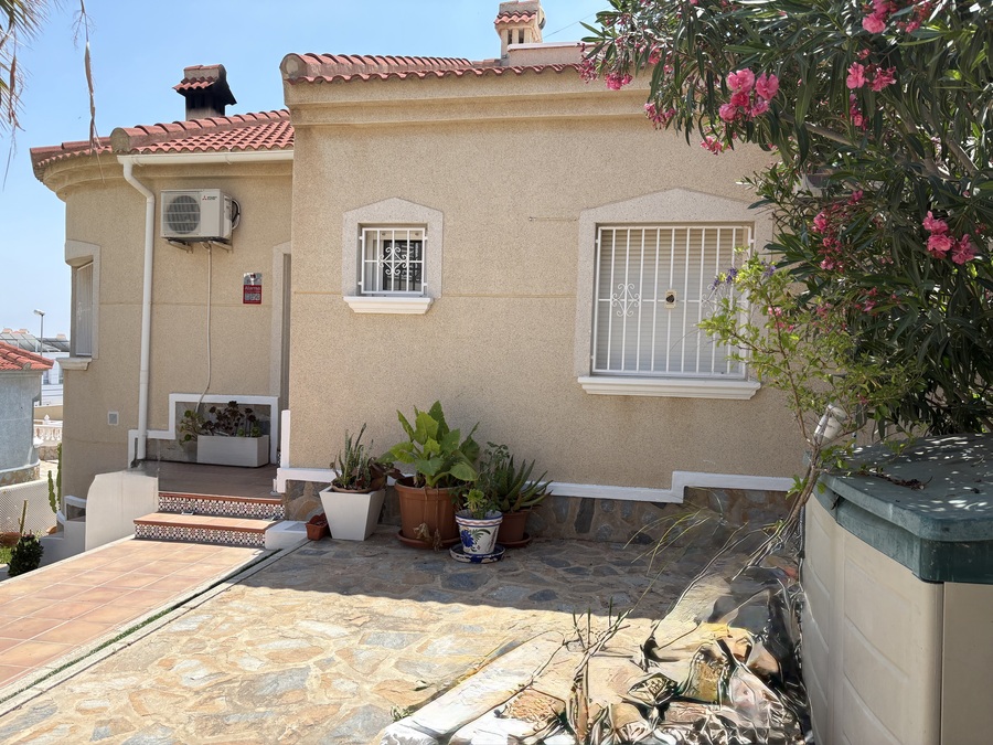 For sale - 3 Bedroom 2 Bathroom Villa in Orihuela Costa - , Orihuela Costa, Alicante, Spain - Alicante