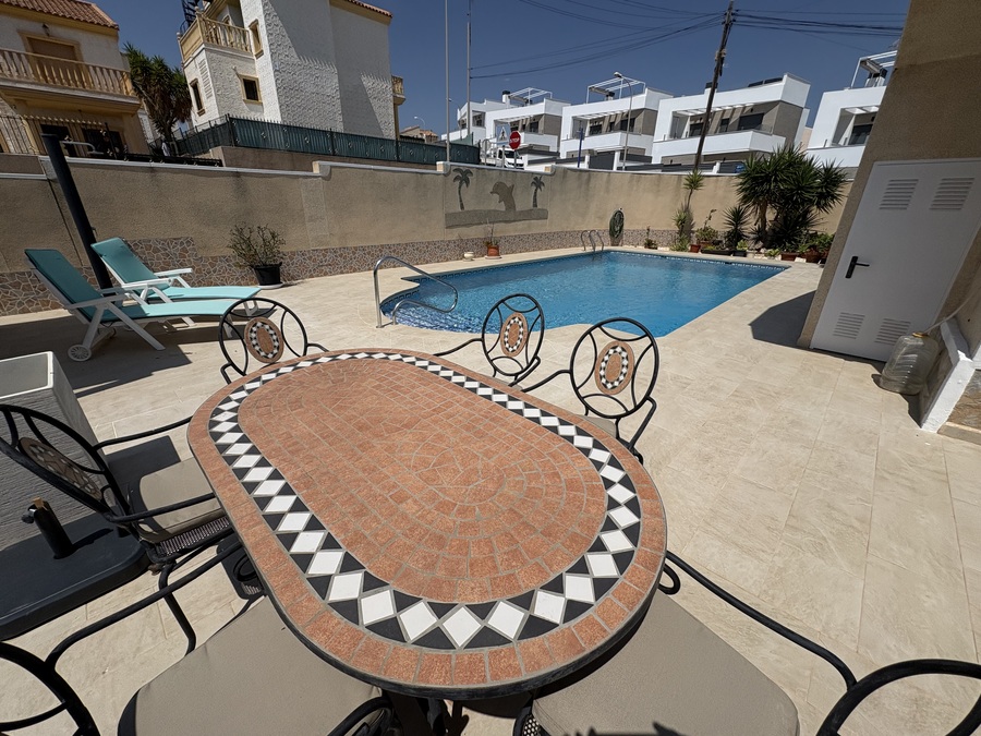 For sale - 3 Bedroom 2 Bathroom Villa in Orihuela Costa - , Orihuela Costa, Alicante, Spain - Alicante