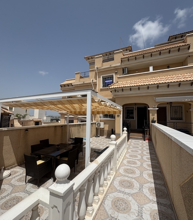 3 Bedroom 2 Bathroom Townhouse in Villamartin