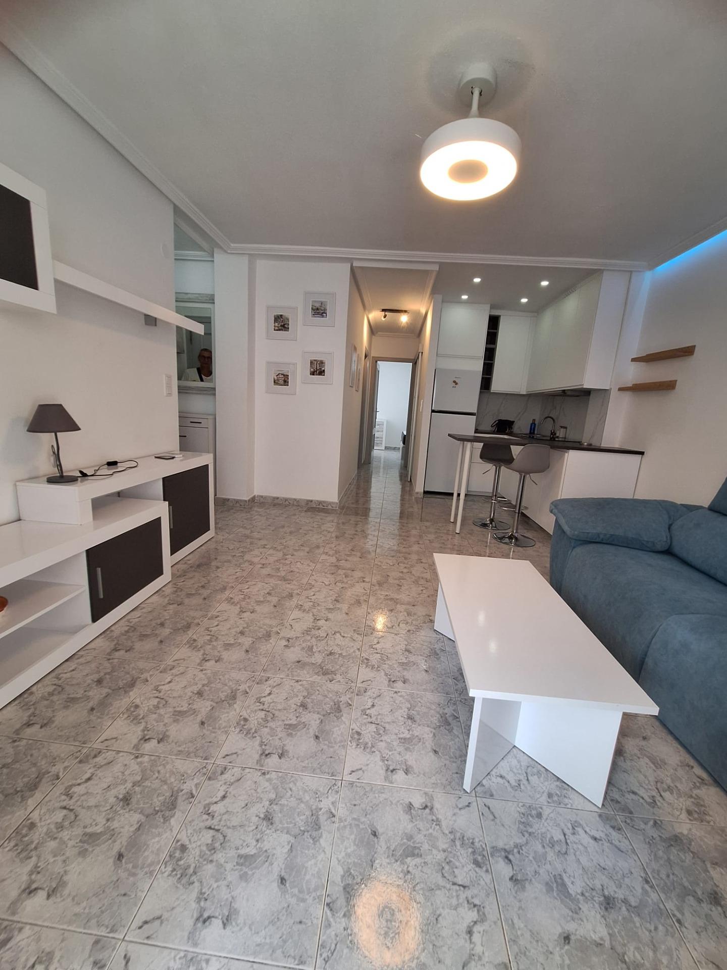 For sale - 2 Bedroom 1 Bathroom Apartment in Torrevieja - Nueva Torrevieja  - Alicante
