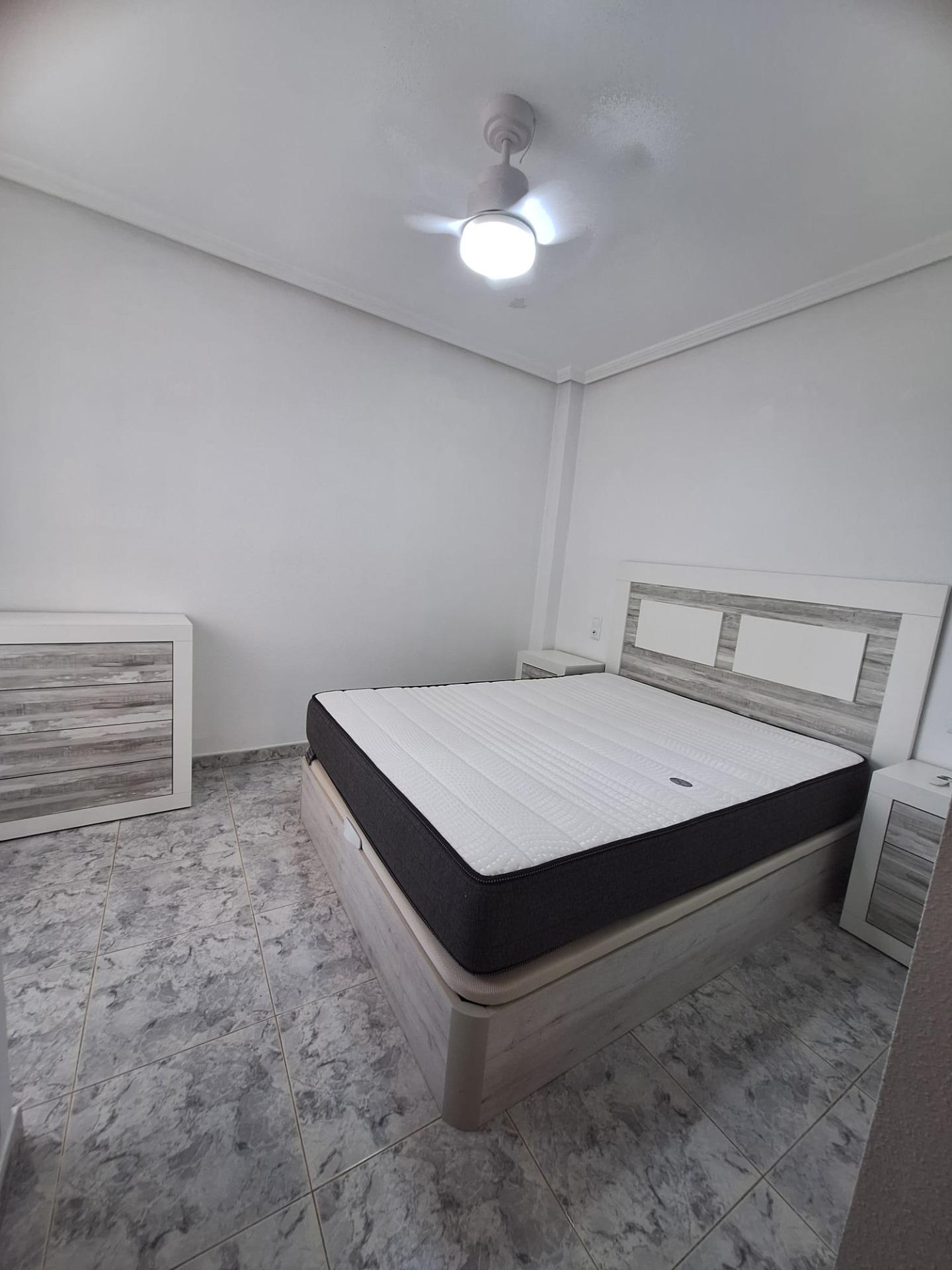For sale - 2 Bedroom 1 Bathroom Apartment in Torrevieja - Nueva Torrevieja  - Alicante