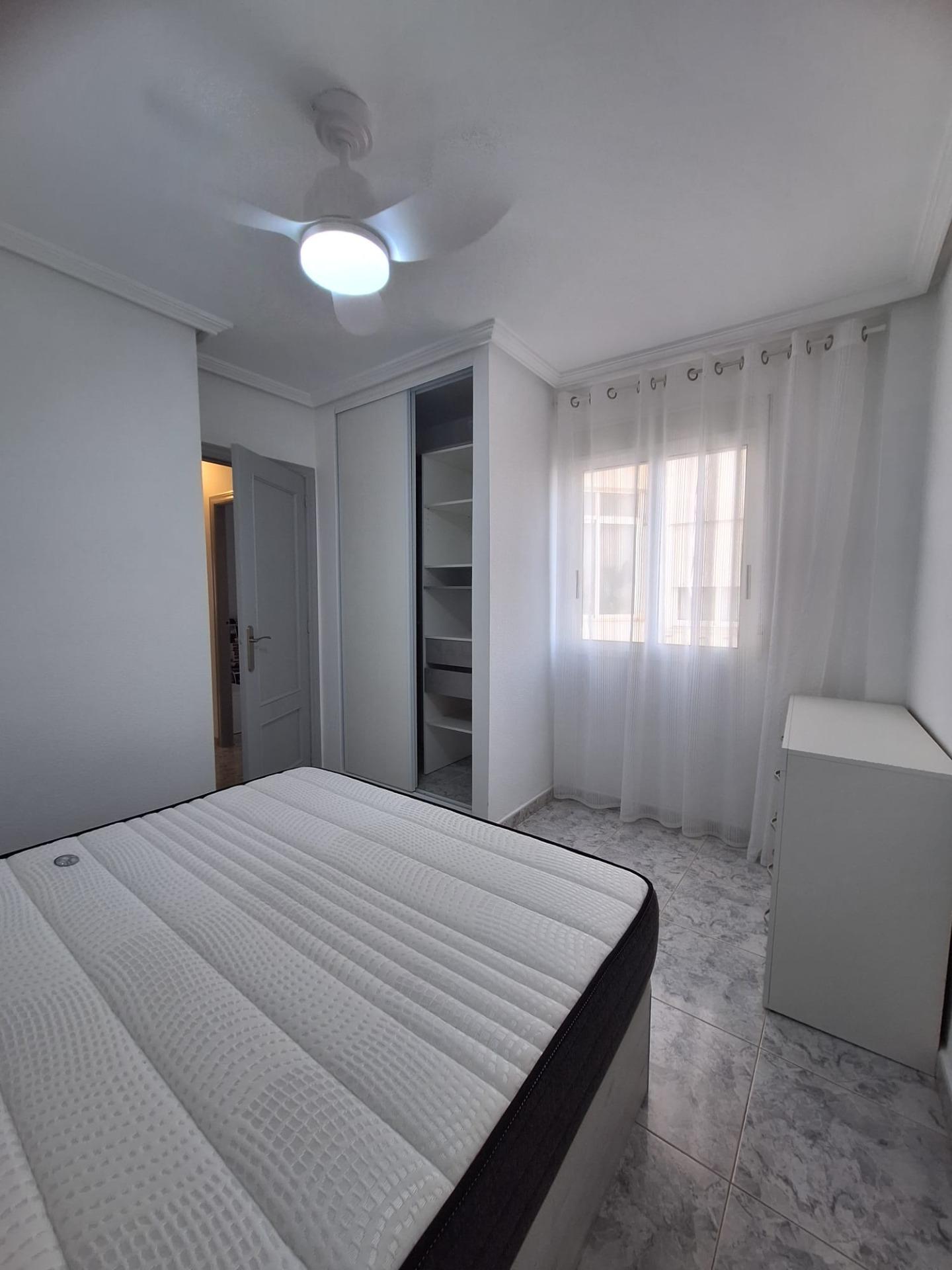 For sale - 2 Bedroom 1 Bathroom Apartment in Torrevieja - Nueva Torrevieja  - Alicante