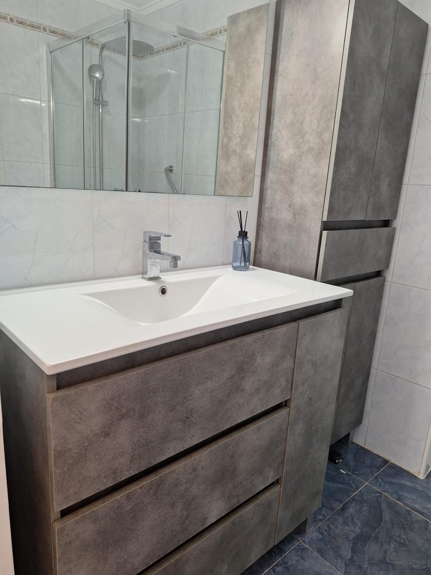 For sale - 2 Bedroom 1 Bathroom Apartment in Torrevieja - Nueva Torrevieja  - Alicante