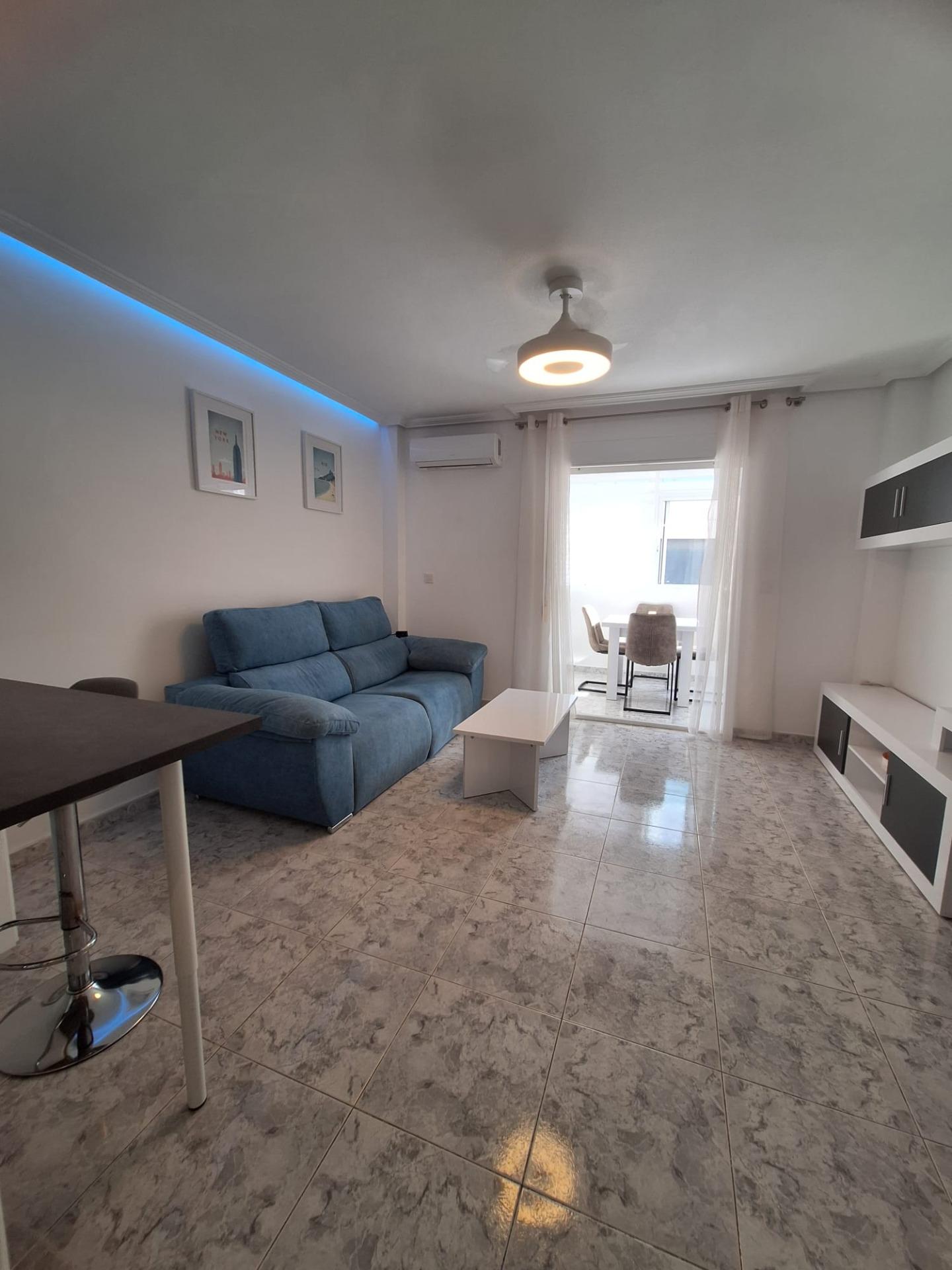 For sale - 2 Bedroom 1 Bathroom Apartment in Torrevieja - Nueva Torrevieja  - Alicante