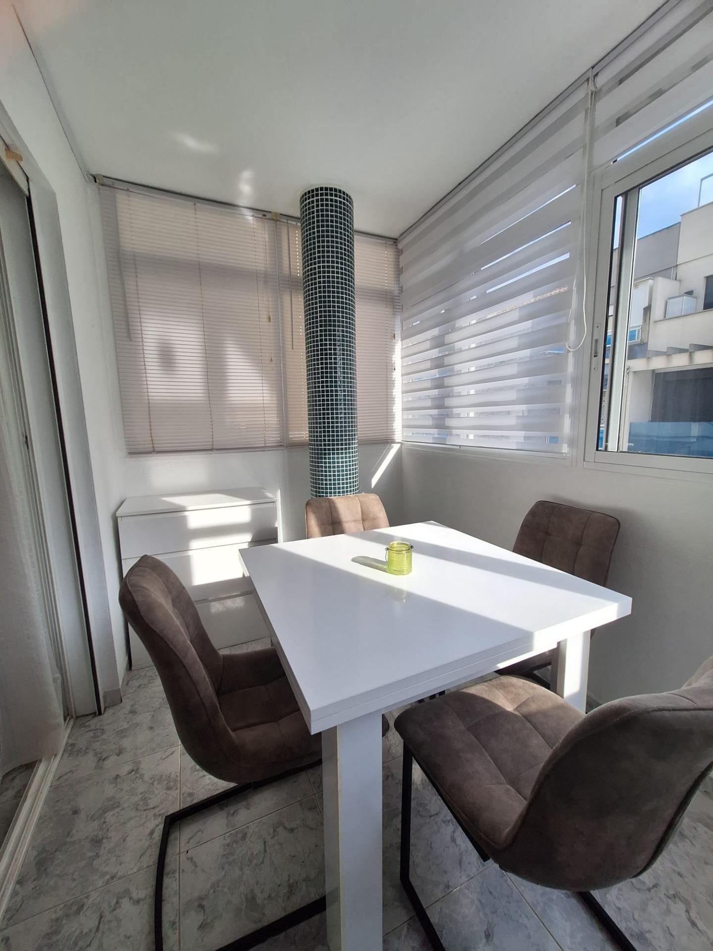 For sale - 2 Bedroom 1 Bathroom Apartment in Torrevieja - Nueva Torrevieja  - Alicante