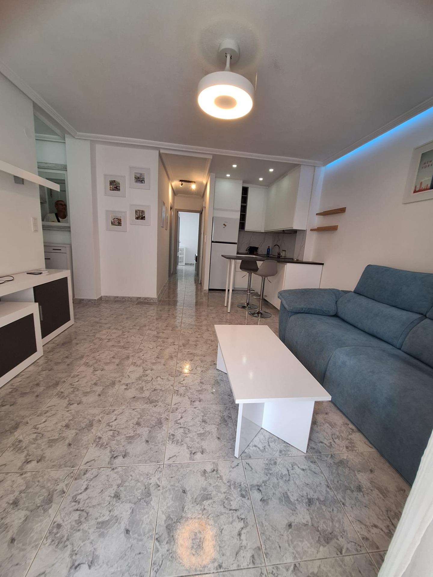For sale - 2 Bedroom 1 Bathroom Apartment in Torrevieja - Nueva Torrevieja  - Alicante