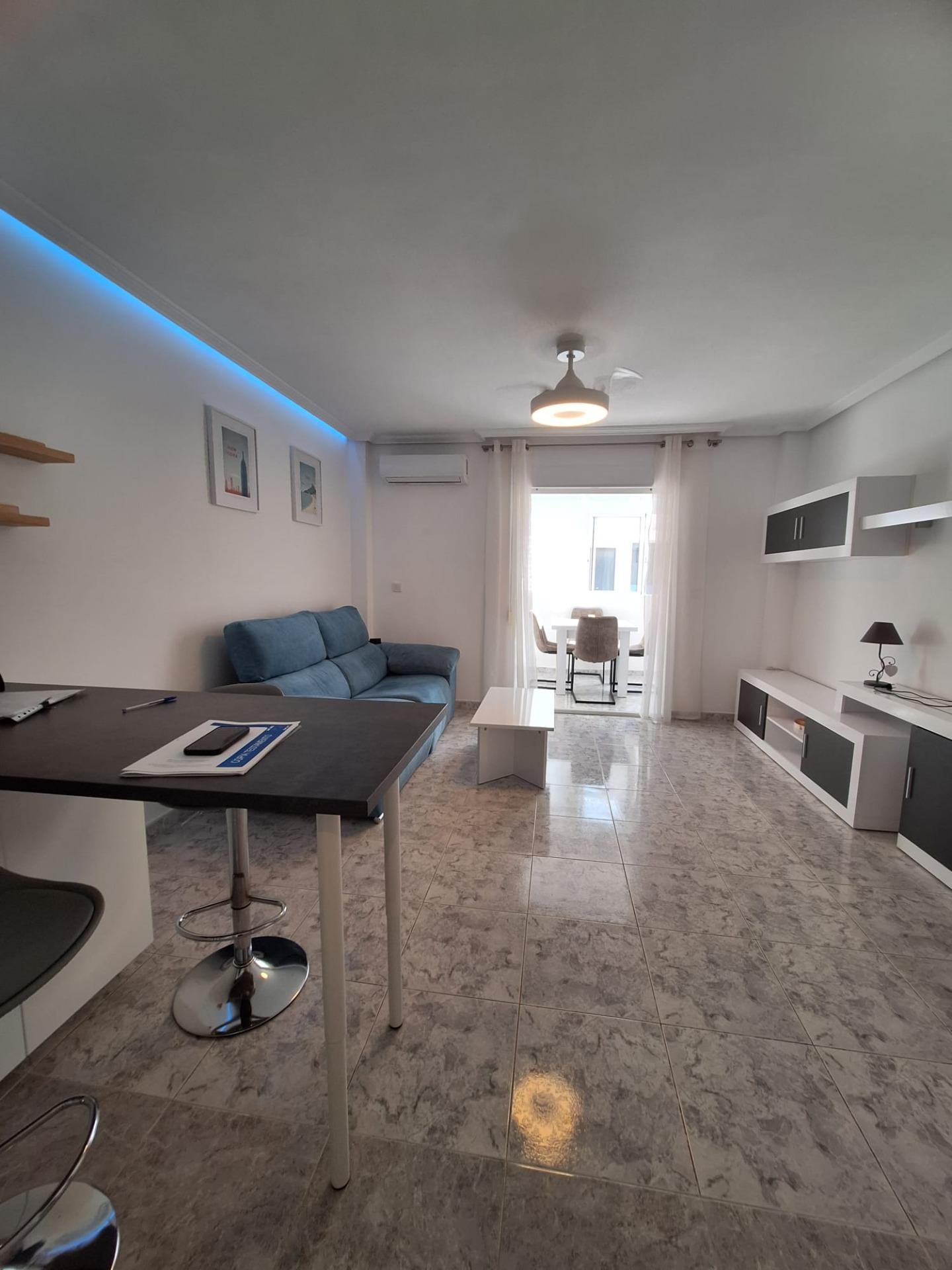 For sale - 2 Bedroom 1 Bathroom Apartment in Torrevieja - Nueva Torrevieja  - Alicante