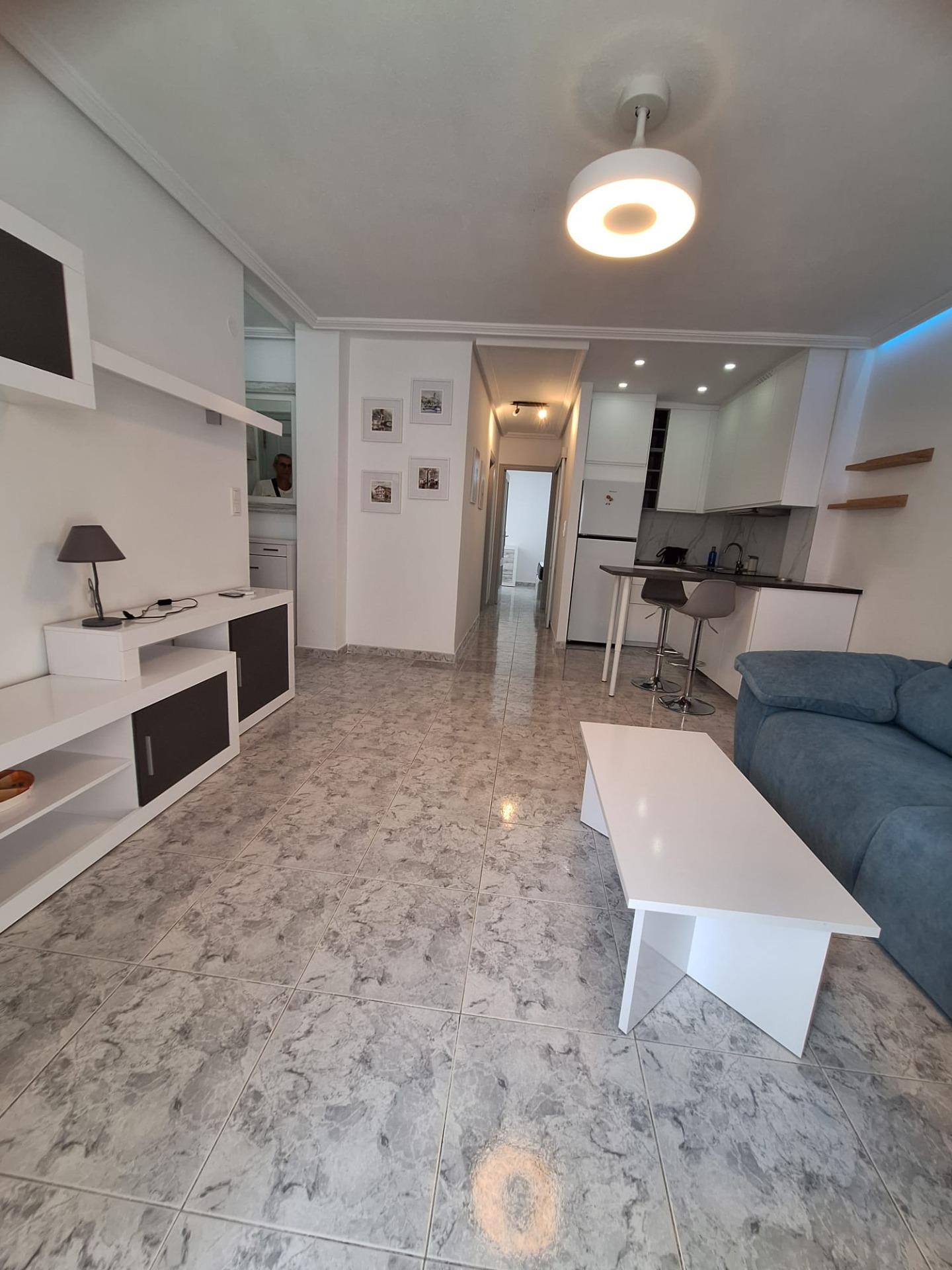 For sale - 2 Bedroom 1 Bathroom Apartment in Torrevieja - Nueva Torrevieja  - Alicante