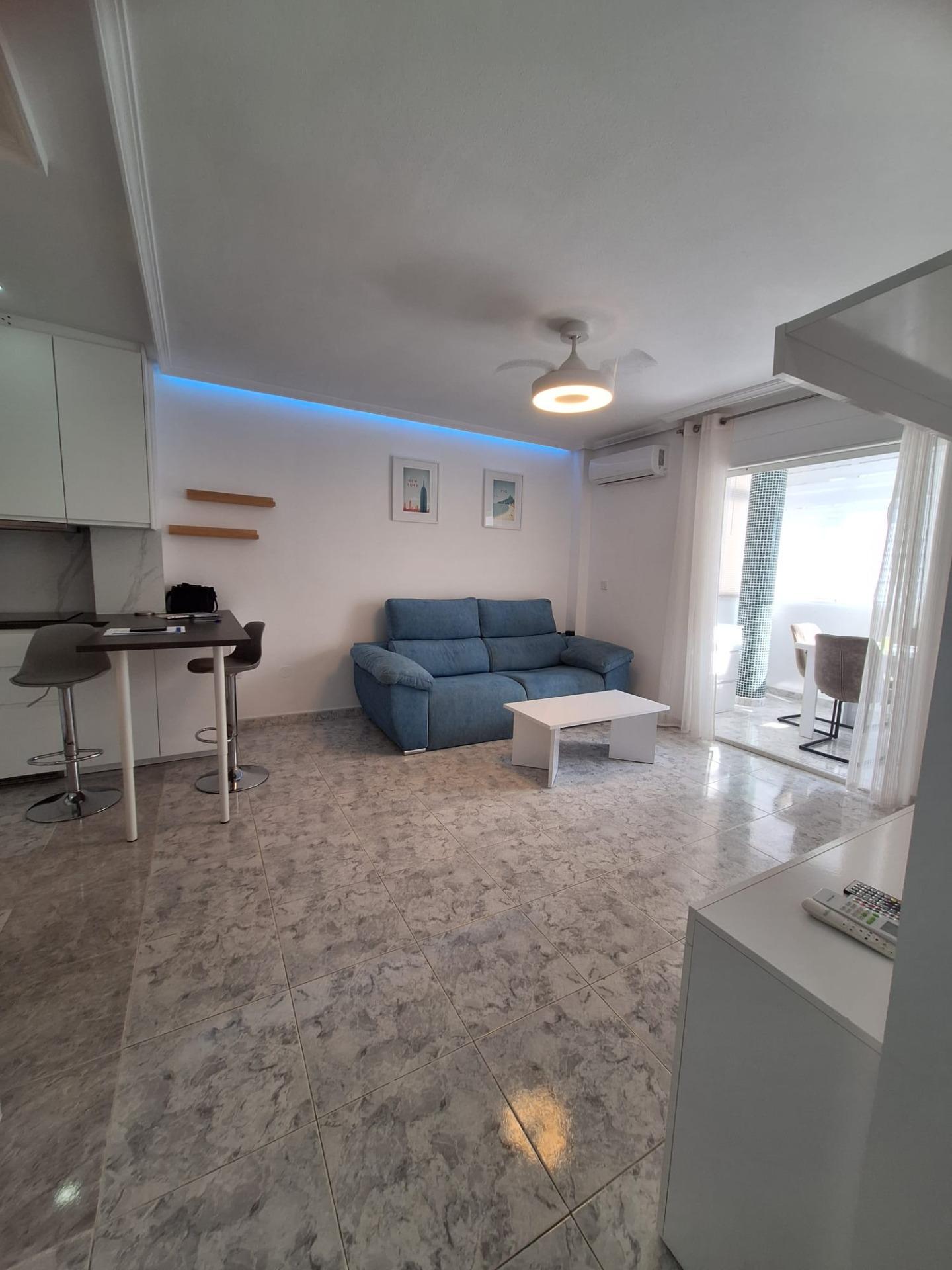 For sale - 2 Bedroom 1 Bathroom Apartment in Torrevieja - Nueva Torrevieja  - Alicante
