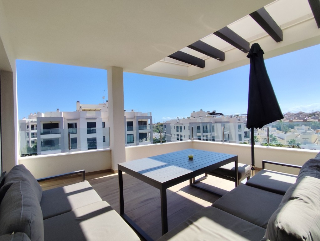 For sale - 3 Bedroom 2 Bathroom Penthouse in Villamartin - Villamartin  - Alicante