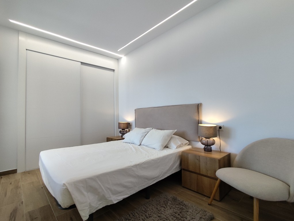 For sale - 3 Bedroom 2 Bathroom Penthouse in Villamartin - Villamartin  - Alicante