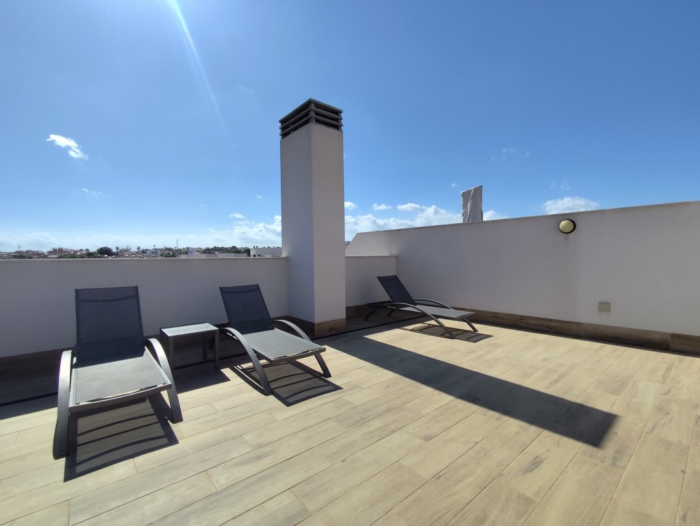 For sale - 3 Bedroom 2 Bathroom Penthouse in Villamartin - Villamartin  - Alicante