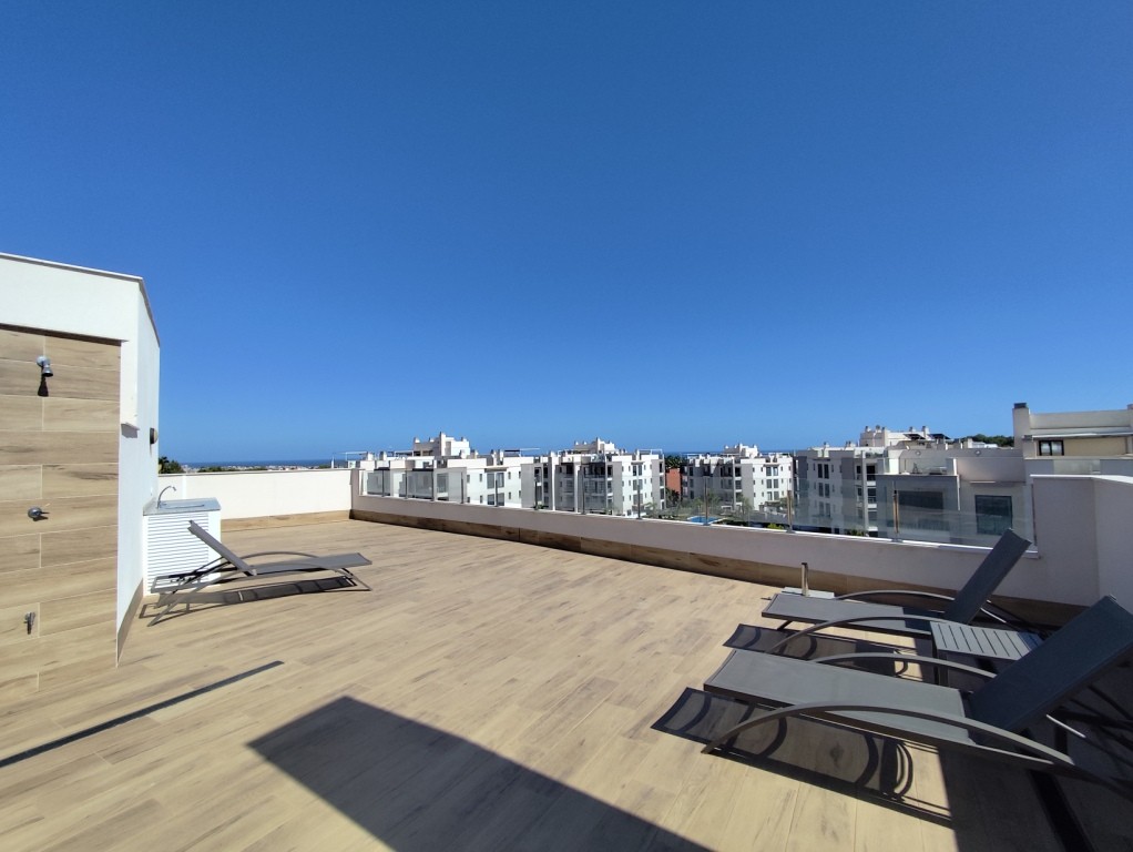 For sale - 3 Bedroom 2 Bathroom Penthouse in Villamartin - Villamartin  - Alicante