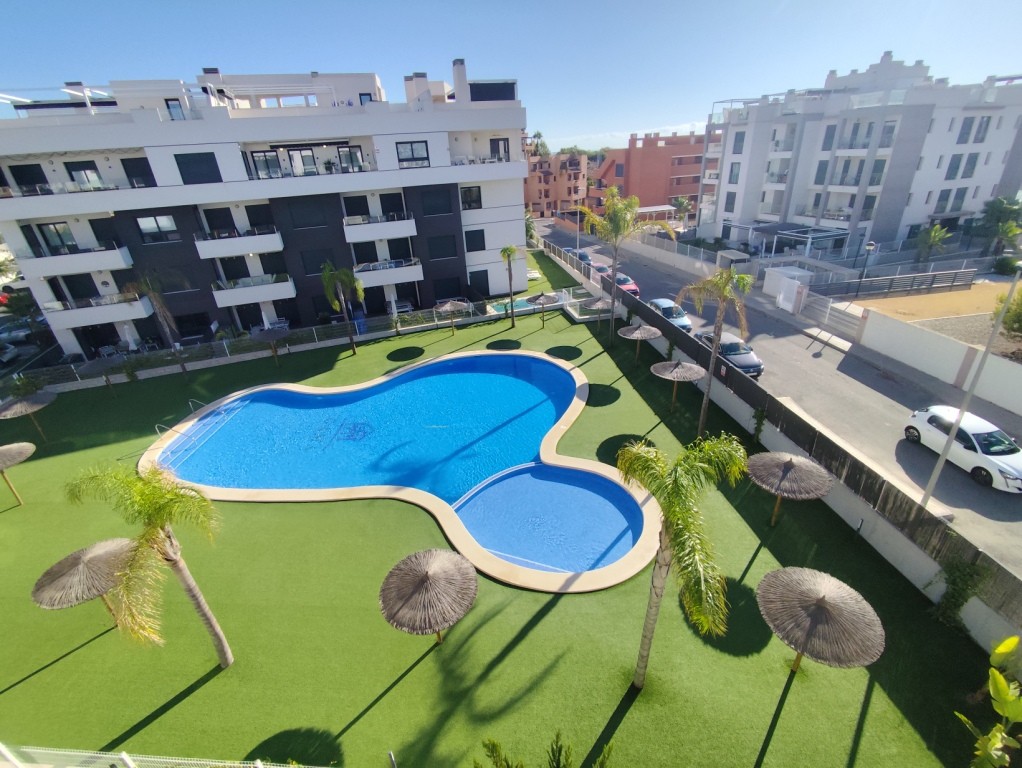For sale - 3 Bedroom 2 Bathroom Penthouse in Villamartin - Villamartin  - Alicante