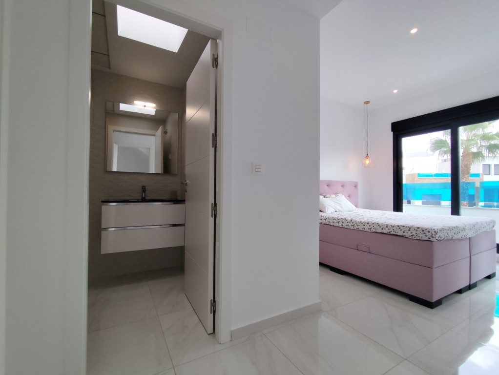 For sale - 3 Bedroom 3 Bathroom Townhouse in Bigastro - Bigastro  - Alicante