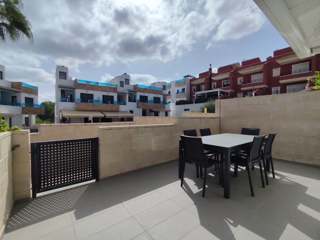 For sale - 3 Bedroom 3 Bathroom Townhouse in Bigastro - Bigastro  - Alicante